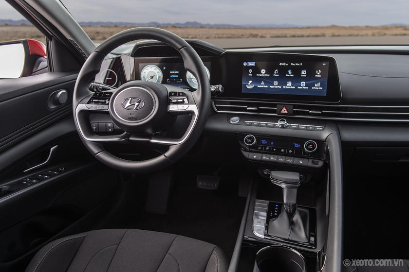 Hyundai Elantra 2021 tung ưu đãi, giảm giá sâu tại đại lý, mức giá mới 'đe nẹt' Kia Cerato