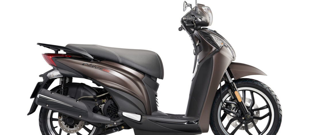 Honda SH Mode 'e d&egrave;' trước đối thủ mới: Gi&aacute; b&aacute;n 51 triệu, trang bị ngang cơ Honda SH