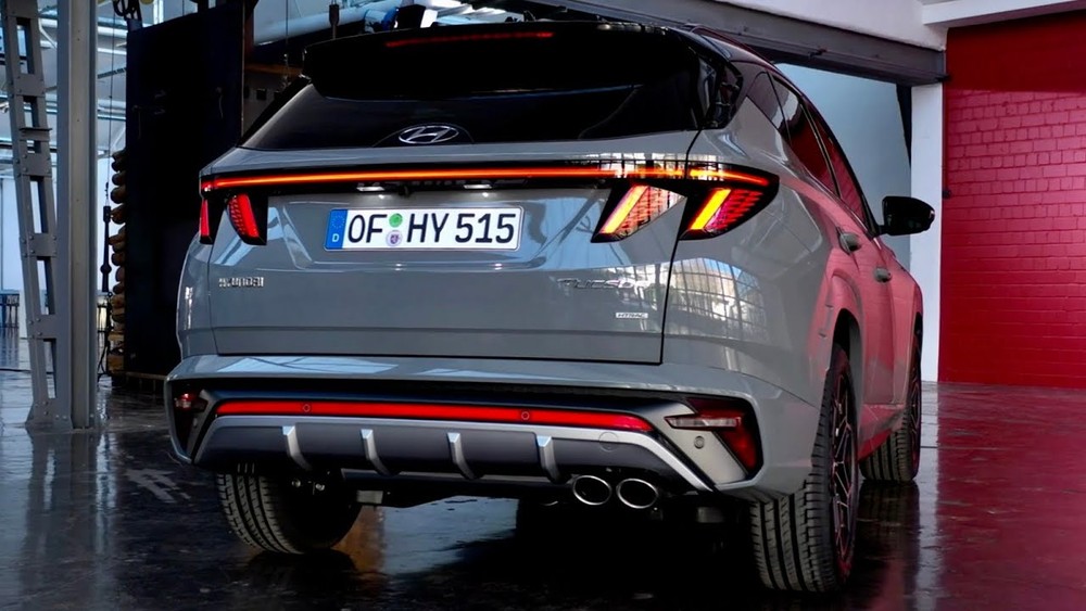 Phiên bản mới của Hyundai Tucson 2021 về đại lý với giá 655 triệu, thiết kế 'nhấn chìm' Honda CR-V