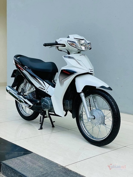 Chiếc Honda Blade gây sốc khi có giá gấp đôi Honda SH, lý do khiến nhiều người ngỡ ngàng