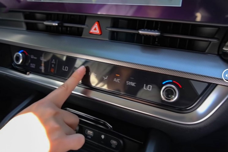 Cận cảnh khoang nội thất của Kia Sporage 2022 vừa về đại lý: Gây choáng ngợp, đẹp vượt tầm phân khúc