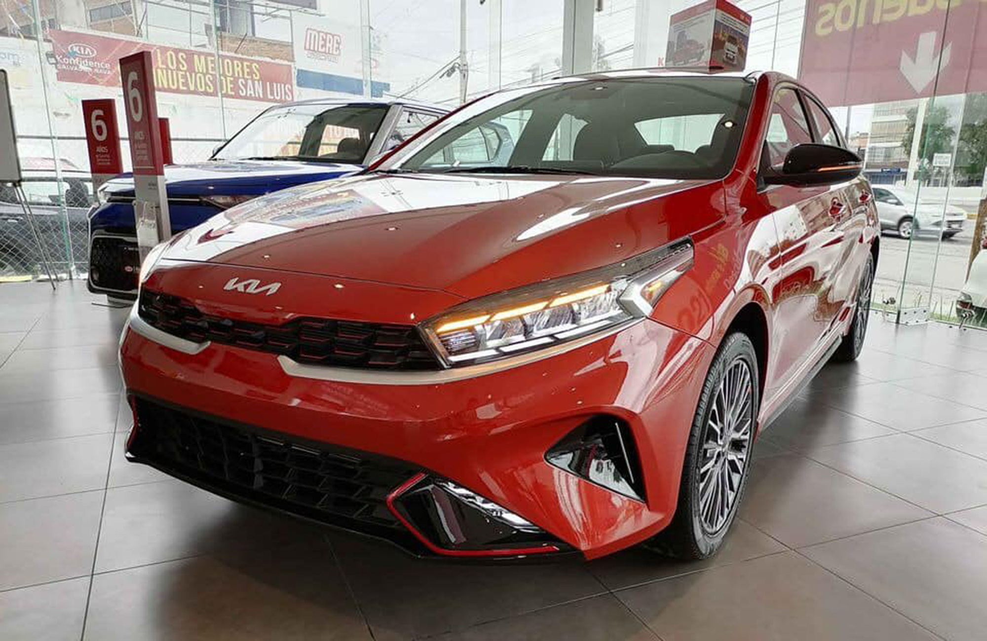 Kia Cerato 2022 bất ngờ về Việt Nam, sẵn s&agrave;ng ra mắt với loạt n&acirc;ng cấp l&agrave;m kh&oacute; Toyota Corolla Altis
