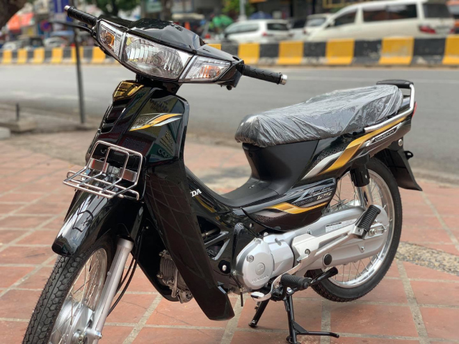 D&acirc;n t&igrave;nh ph&aacute;t cuồng trước mẫu xe số mới về đại l&yacute; của Honda, gi&aacute; b&aacute;n khiến Wave Alpha 'hoảng hốt'