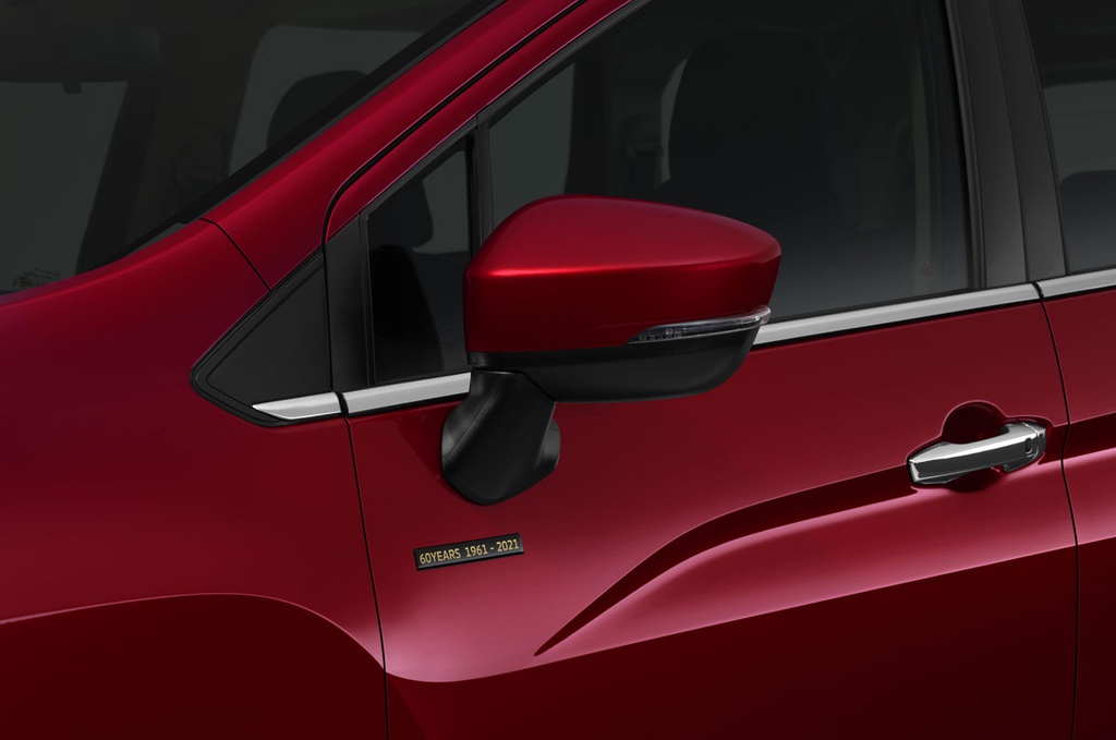 Mitsubishi Xpander ra mắt bản giới hạn: Thiết kế đẹp miễn chê, trang bị 'ăn đứt' Toyota Innova