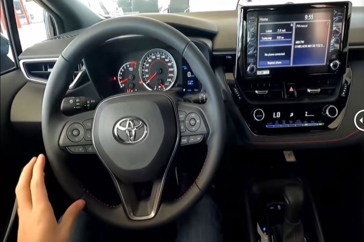 Toyota Corolla Altis 2022 bản thể thao về đại l&yacute; với gi&aacute; 457 triệu, diện mạo đẹp lấn &aacute;t Kia Cerato