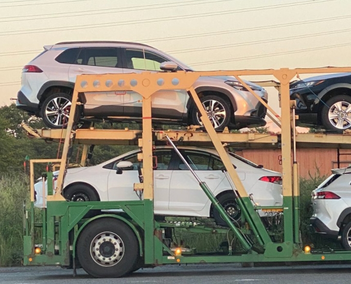 Toyota Corolla Cross 2022 bất ngờ lộ diện thực tế trước thềm ra mắt, thiết kế kh&aacute;c lạ g&acirc;y sốt