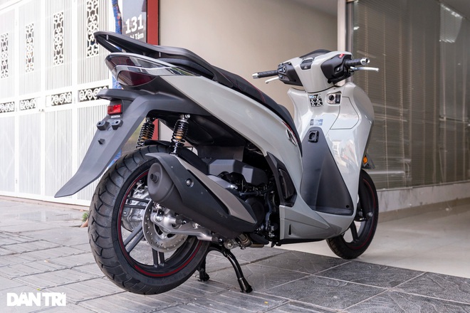 Honda SH 350i ch&iacute;nh thức mở b&aacute;n tại đại l&yacute;, gi&aacute; xe liệu c&oacute; ch&ecirc;nh cao như lời đồn?