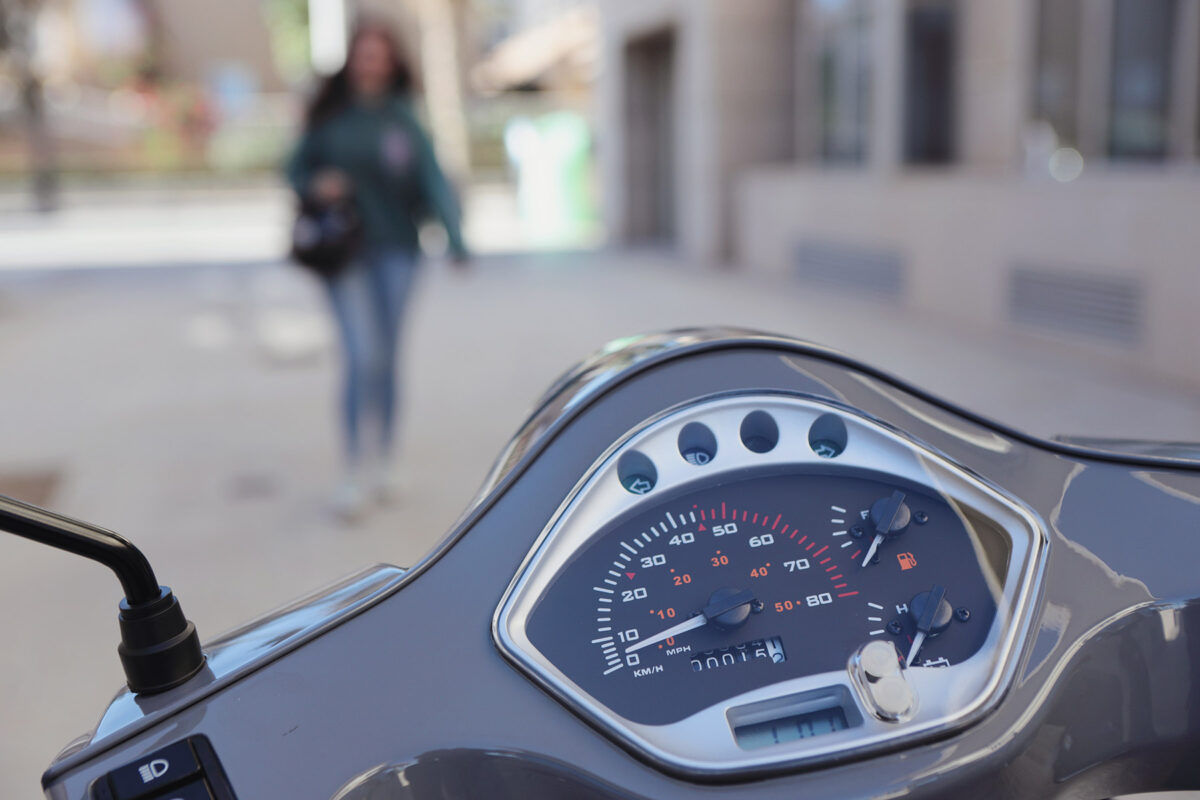 Honda SH Mode 2022 'đi&ecirc;u đứng' trước mẫu xe ga 48 triệu mới: Thiết kế đẹp m&ecirc; mẩn, trang bị ấn tượng