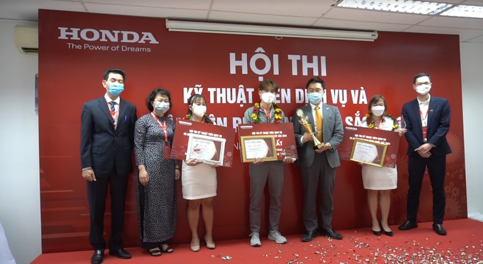Lộ diện Kỹ thuật viên Dịch vụ & Nhân viên Phụ tùng xuất sắc 2021 của Honda Việt Nam