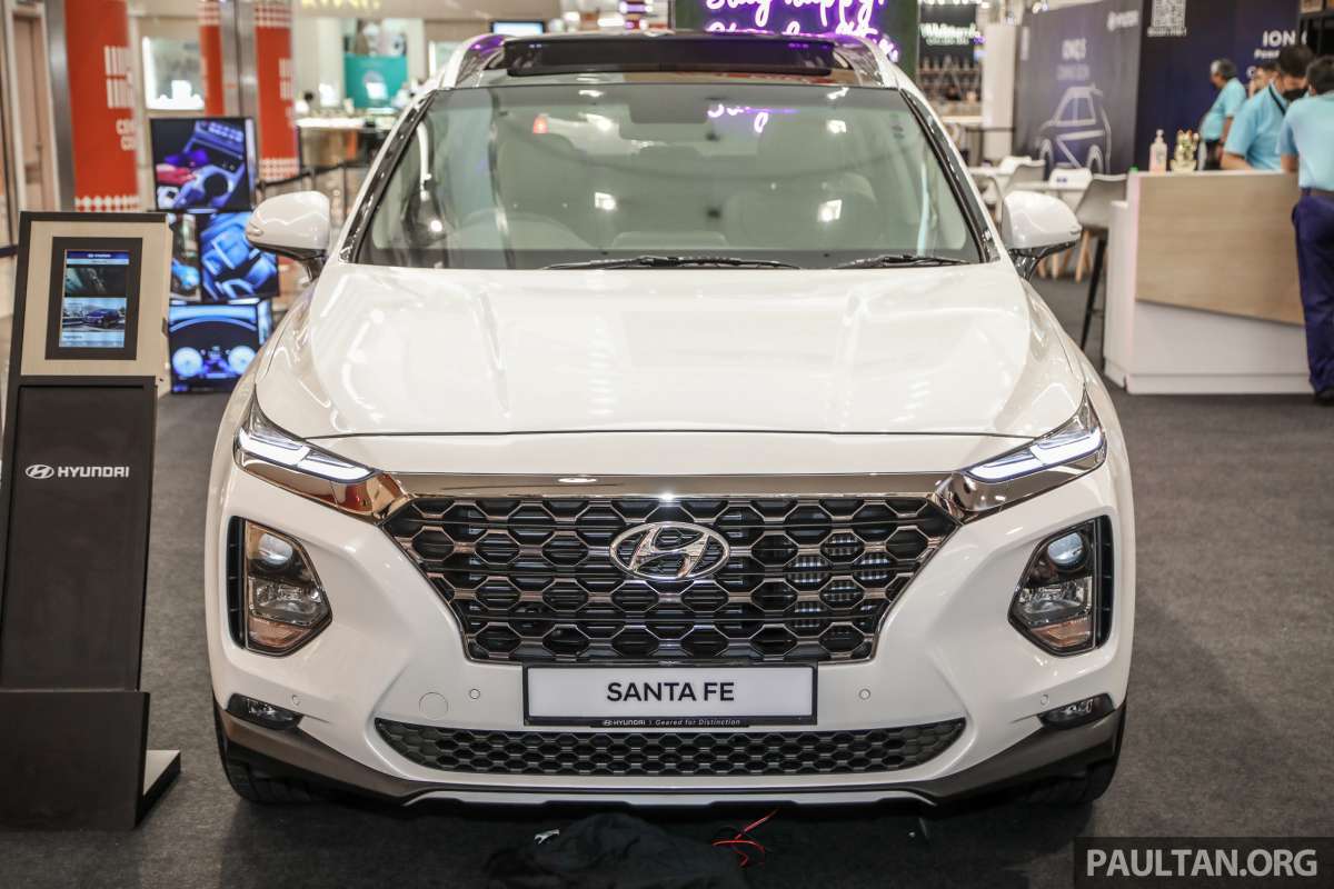Hyundai SantaFe 2022 bất ngờ có thêm phiên bản mới, thêm loạt trang bị 'hất cẳng' Toyota Fortuner