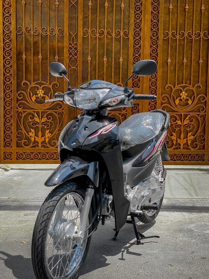 Mẫu xe số Honda gi&aacute; 23 triệu mới về đại l&yacute; đ&atilde; h&uacute;t kh&aacute;ch kh&ocirc;ng tưởng, đẹp hơn hẳn Honda Wave Alpha