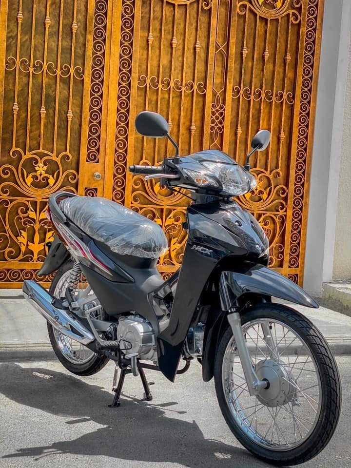 Mẫu xe số Honda gi&aacute; 23 triệu mới về đại l&yacute; đ&atilde; h&uacute;t kh&aacute;ch kh&ocirc;ng tưởng, đẹp hơn hẳn Honda Wave Alpha