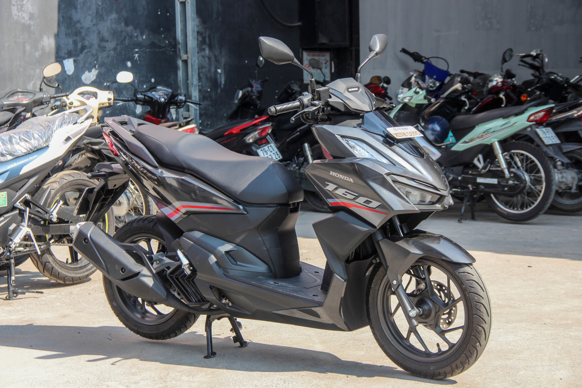 Mẫu xe Honda đẹp lấn &aacute;t Honda SH c&oacute; gi&aacute; chưa đến 64 triệu tại đại l&yacute;, trang bị chiều l&ograve;ng kh&aacute;ch Việt