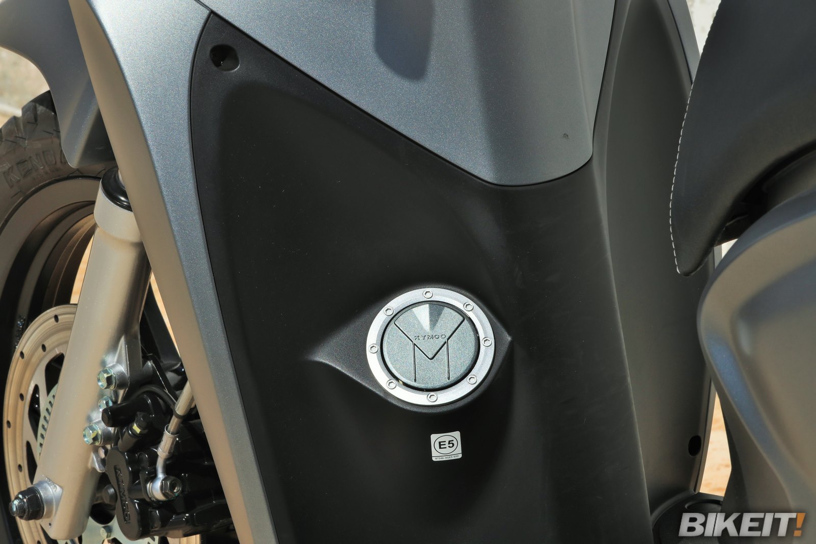 Honda PCX 160 'khốn đốn' trước mẫu xe ga gi&aacute; 79 triệu mới, cận cảnh thiết kế đẹp kh&ocirc;ng t&igrave; vết