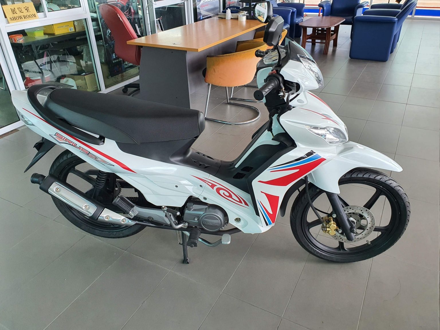 Cận cảnh mẫu xe số thể thao đang g&acirc;y sốt, thiết kế v&agrave; trang bị 'g&acirc;y kh&oacute; dễ' cho Honda Wave Alpha