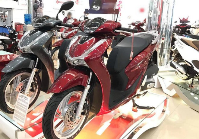 Giá xe Honda SH 150i chạm mốc khó tin cuối tháng 4, mức chênh giá khiến khách Việt hốt hoảng