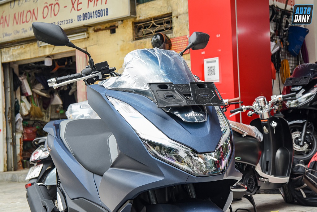 Cận cảnh mẫu xe ga Honda mới về đại lý Việt, giá ngang Honda SH vẫn hút khách nhờ đẹp mê mẩn