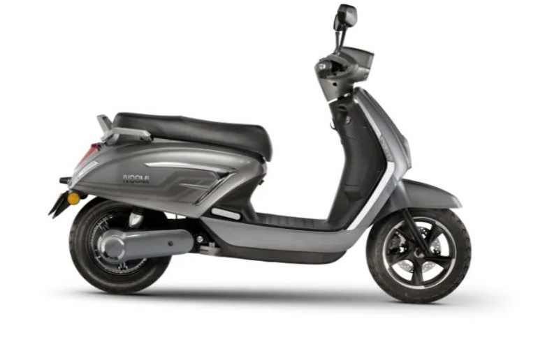 D&acirc;n t&igrave;nh đổ x&ocirc; đặt mua mẫu xe ga gi&aacute; 25 triệu mới ra mắt, đẹp kh&ocirc;ng k&eacute;m Honda Vision 2021