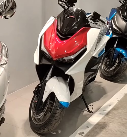 '&Aacute;c mộng' của Honda PCX 160 đ&atilde; về đại l&yacute; với diện mạo hấp dẫn, h&uacute;t kh&aacute;ch với gi&aacute; ngang Honda SH