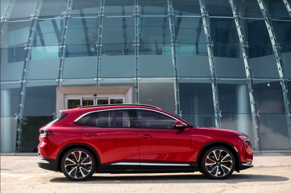 VinFast và FCA công bố giải pháp tài chính cho thuê xe VF 8 VÀ VF 9 tại châu Âu