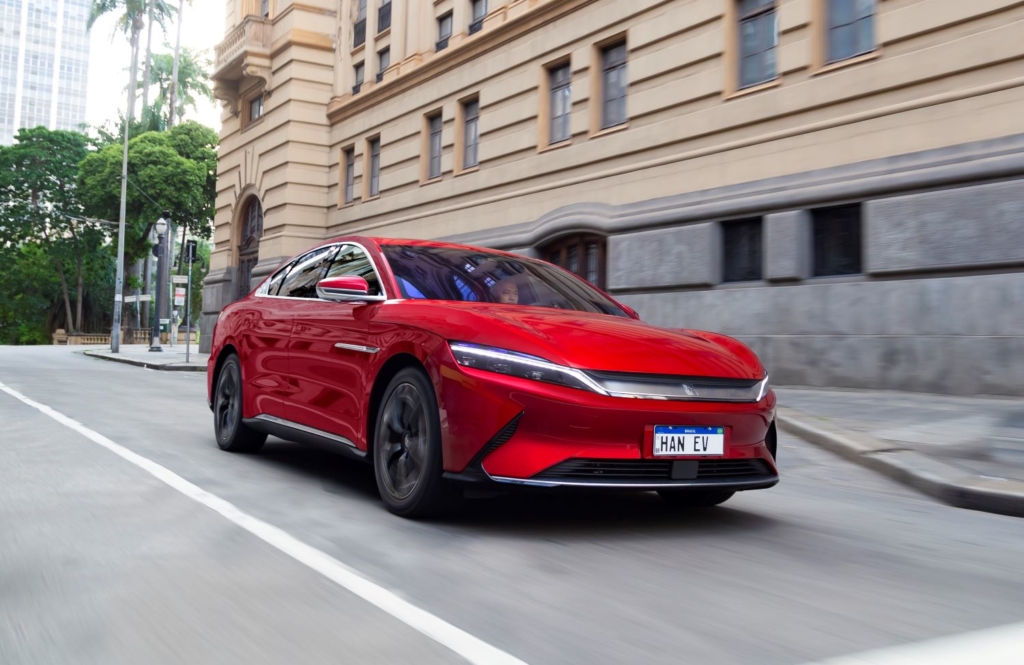 Mẫu xe có kích thước tương đương VinFast Lux A2.0 cháy hàng sau 1 tháng mở bán, trang bị gây sốt