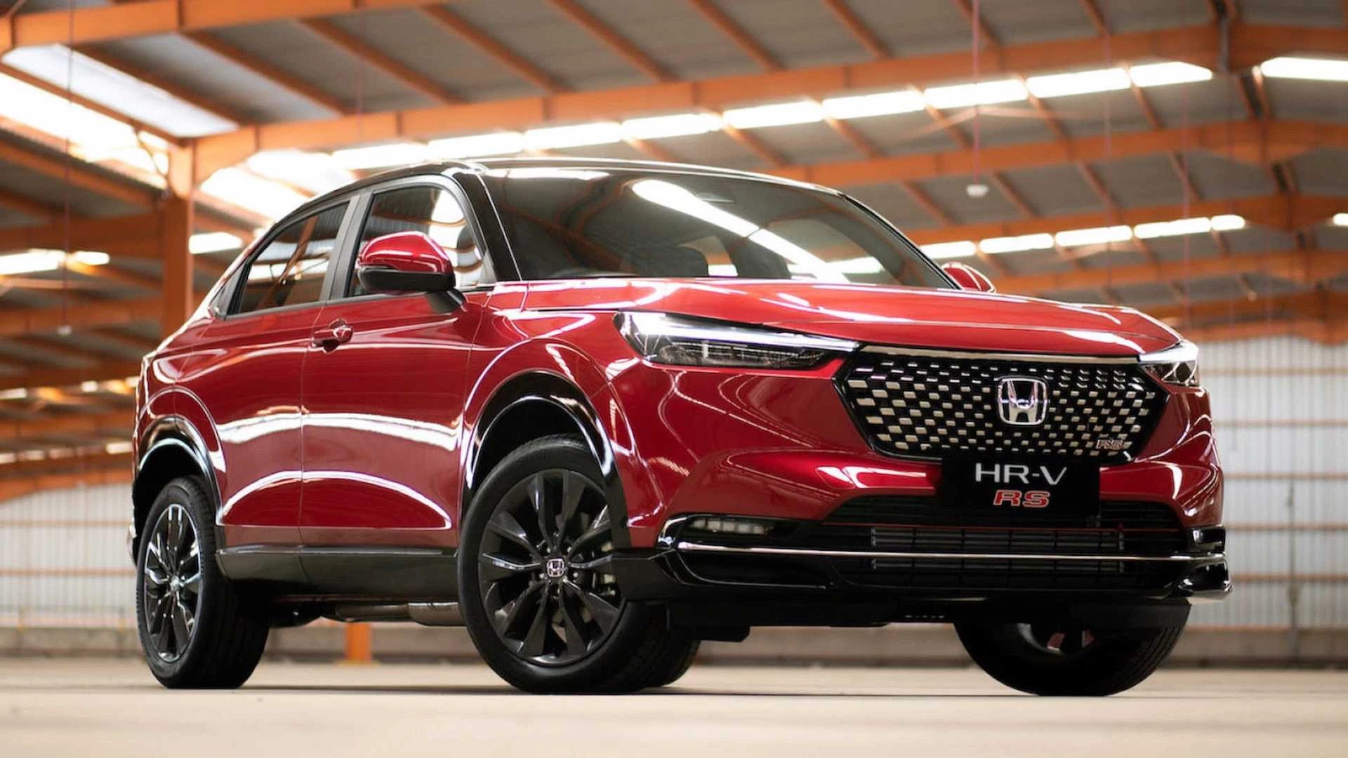 Honda HR-V 2022 bất ngờ lộ diện trên đường phố Việt: Thiết kế lột xác, bỏ xa Toyota Corolla Cross