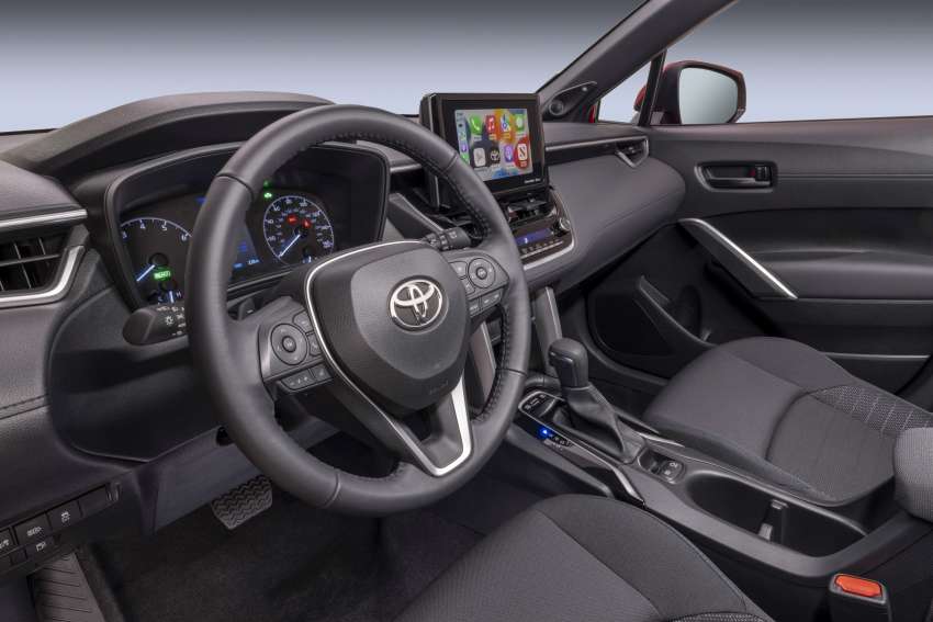 Toyota Corolla Cross hybrid 2023 rục rịch mở bán: Ngập tràn trang bị khiến Kia Seltos 'điêu đứng'