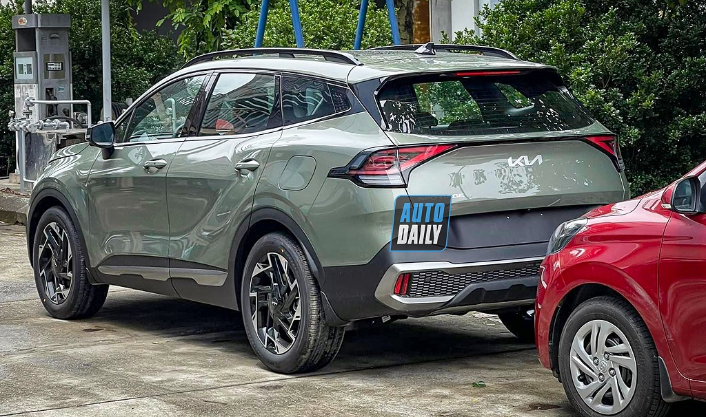 'Bom tấn' Kia Sportage 2022 ra mắt vào ngày mai, thiết kế và giá bán đủ sức hất cẳng Hyundai Tucson