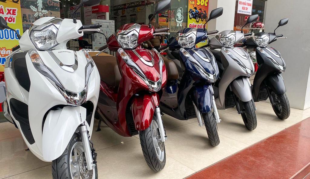Nhiều khách Việt bất ngờ 'quay xe' đặt mua Honda LEAD 2022, giá xe tại đại lý rẻ hơn cả Honda Vision
