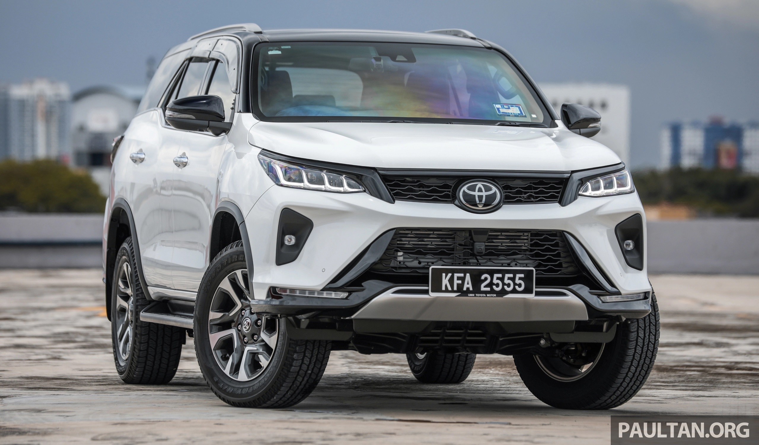 Rò rỉ thông tin mới nhất về Toyota Fortuner 2023, nâng cấp về động cơ quyết 'hạ bệ' Hyundai SantaFe