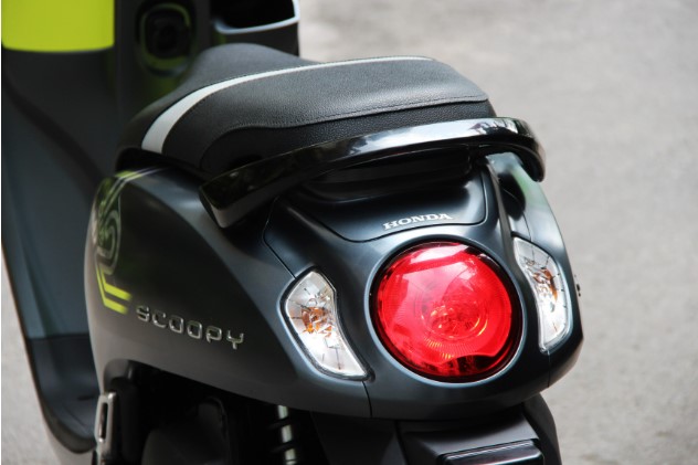Mẫu xe ga Honda nhập Th&aacute;i c&oacute; gi&aacute; b&aacute;n kh&ocirc;ng ngờ tại đại l&yacute;, kh&aacute;ch Việt ưa th&iacute;ch kh&ocirc;ng k&eacute;m Vision 2021