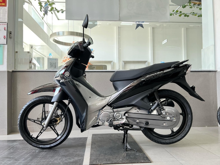 Giá xe Yamaha Jupiter Finn ở mức khó tin đầu tháng cô hồn, đến Honda Wave Alpha cũng phải ngỡ ngàng