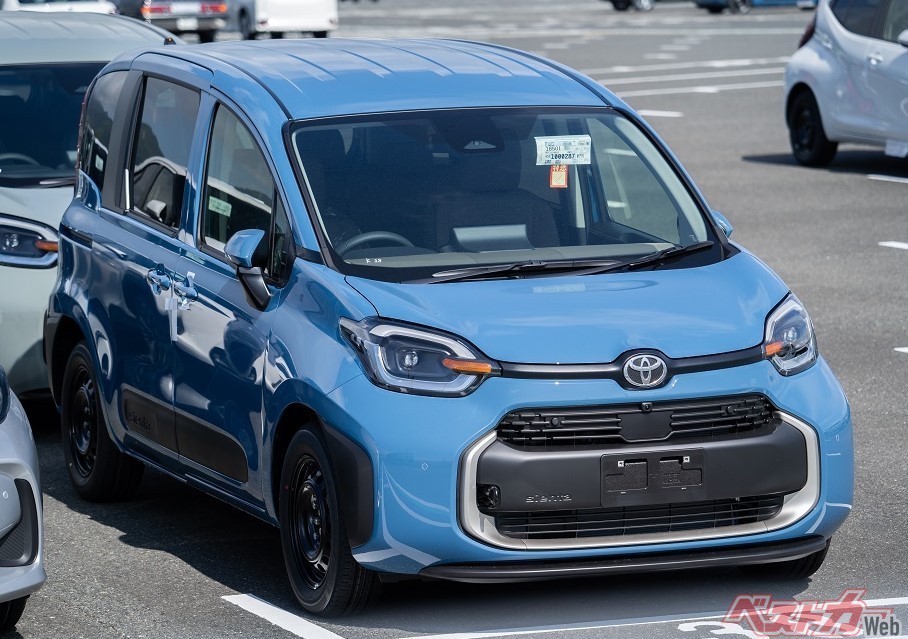 Toyota ra mắt mẫu MPV với giá rẻ như cho, vừa về đại lý đã khiến dân tình 'quên' Mitsubishi Xpander