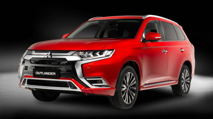 Mitsubishi Outlander 2022 ra mắt với giá 825 triệu, hé lộ loạt nâng cấp 'soán ngôi' Honda CR-V