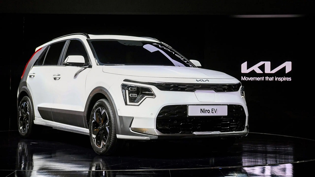 Ô tô điện Kia Niro 2023 mở bán với mức giá 'đắt xắt ra miếng'