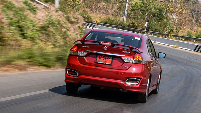 Suzuki Ciaz 2020, màu đỏ