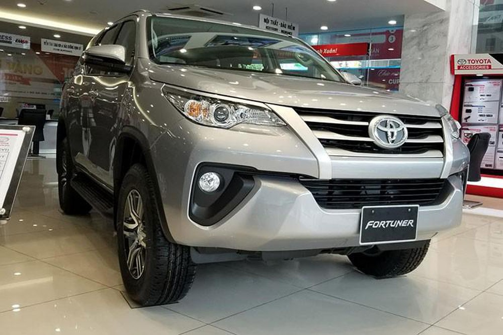 Toyota Fortuner 2019 giảm giá sốc