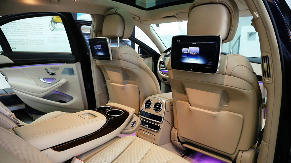 Xe Mercedes-Benz S400L của Trấn Thành