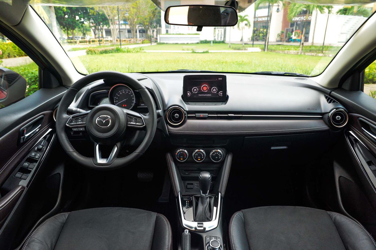 Mazda2 giảm giá, cạnh tranh Toyota Vios và Honda City