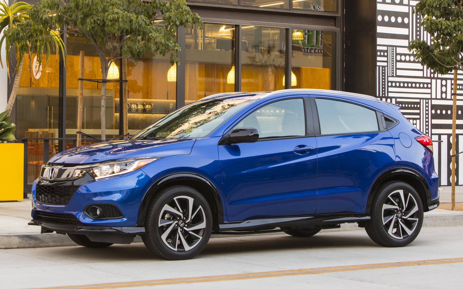 Bảng giá Honda HR-V tháng 9/2020: Cạnh tranh ác liệt với Hyundai Kona và  Ford EcoSport