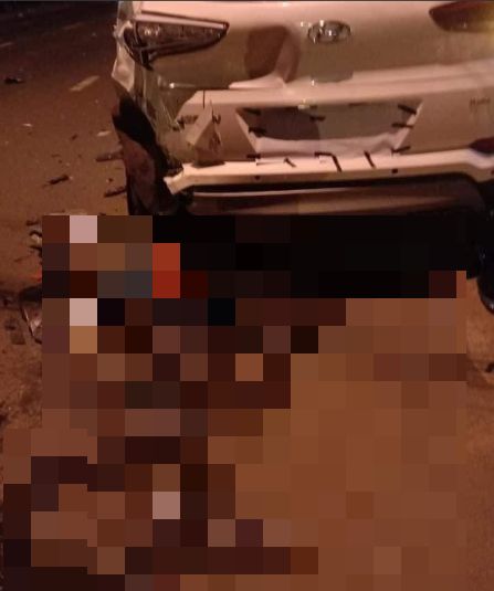 Bất ngờ tông mạnh vào đuôi ô tô Hyundai, 2 thanh niên tử vong tại chỗ ảnh 2