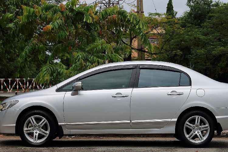 Honda Civic chỉ bán với giá 400 triệu, cơ hội vàng sở hữu xe siêu rẻ cho khách Việt ảnh 1