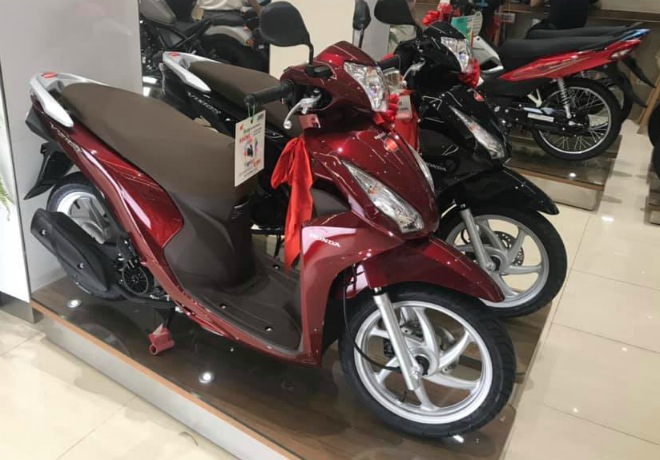 Đầu th&aacute;ng 12, Honda Vision &lsquo;g&acirc;y b&atilde;o&rsquo; với gi&aacute; sốc kỷ lục, quyết lấn &aacute;t đ&agrave;n anh Honda Lead, Air Blade ảnh 1