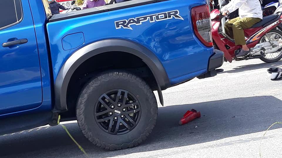 Thanh niên đi Yamaha Sirius bất tỉnh tại chỗ sau cú tông ‘bạt mạng’ vào đuôi bán tải Ford Ranger ảnh 2