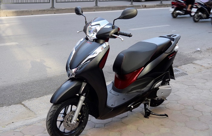 Đầu th&aacute;ng 12, Honda Lead g&acirc;y &lsquo;cho&aacute;ng&rsquo; với gi&aacute; kỷ lục, quyết &lsquo;đấu đ&aacute;&rsquo; đ&agrave;n em Honda Vision, Air Blade ảnh 4