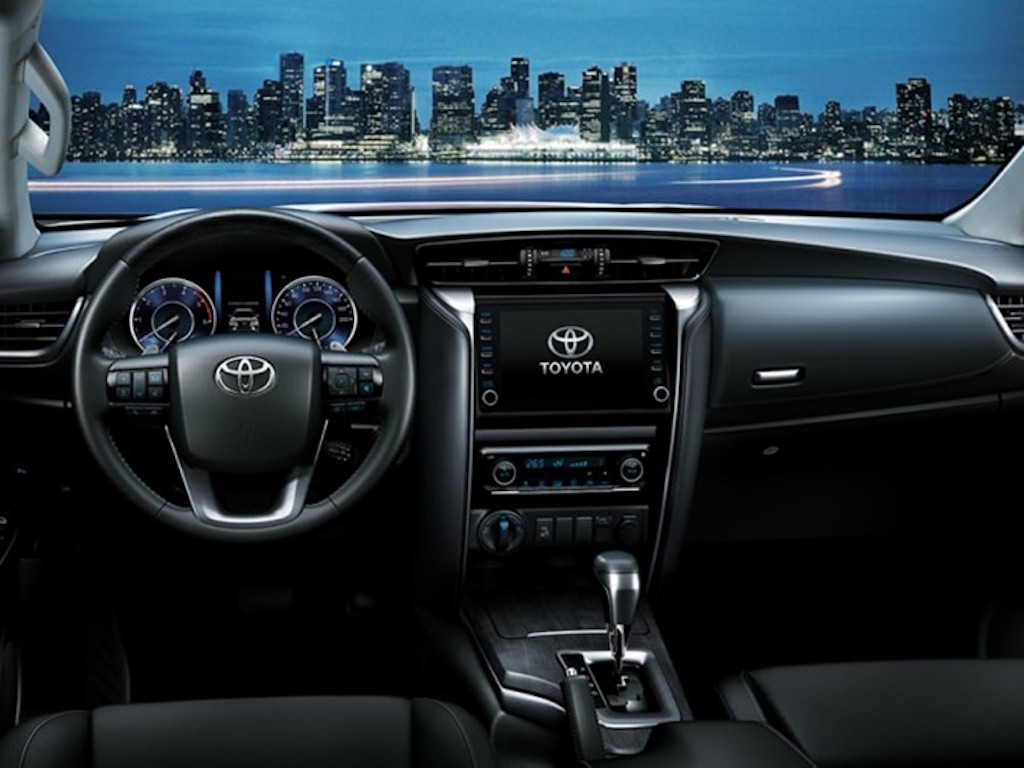 Siêu phẩm Toyota Fortuner 2021: Giá ngon hơn Honda CR-V, ‘so kè’ VinFast Lux SA2.0 cực gắt ảnh 2