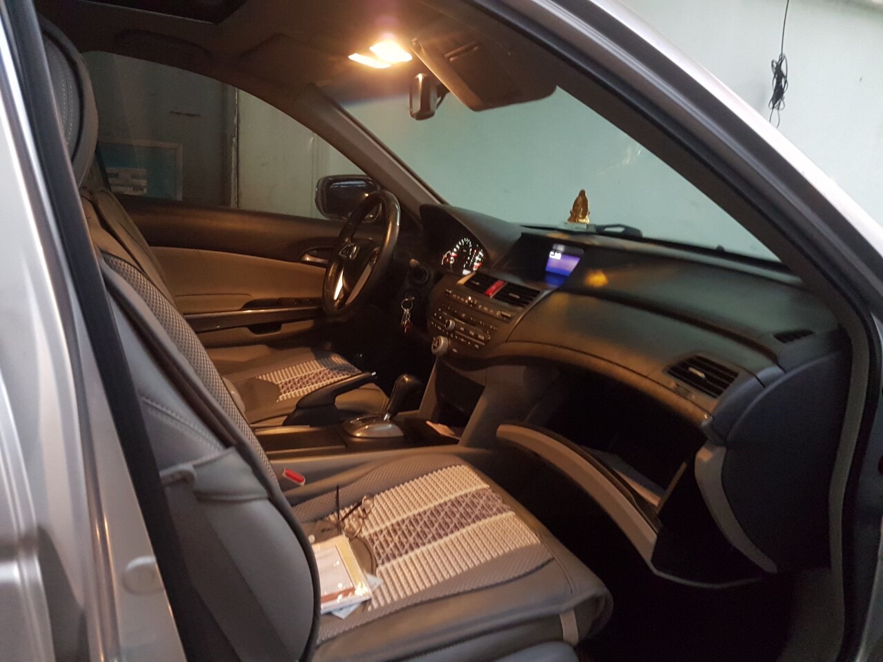 Honda Accord bất ngờ giảm sốc cả tỷ đồng, gi&aacute; rẻ hơn cả Hyundai Grand i10, Kia Morning ảnh 2