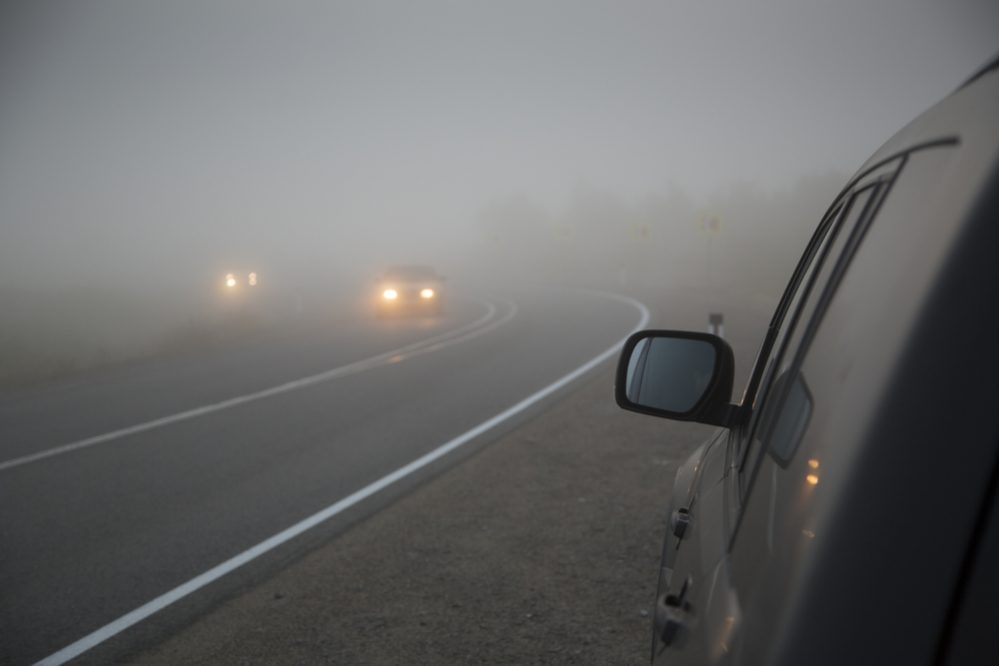 5 bí thuật lái xe giúp bạn dễ dàng băng qua thời tiết sương mù