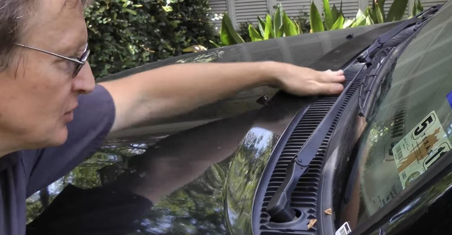 Cách vệ sinh điều hòa ô tô đúng cách để ngăn ngừa mầm bệnh trong xe