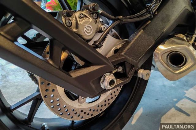 chiem-nguong-cuc-pham-phan-khoi-lon-vua-ra-mat-gia-quy-doi-192-trieu-dong-de-net-honda-cb650r-13